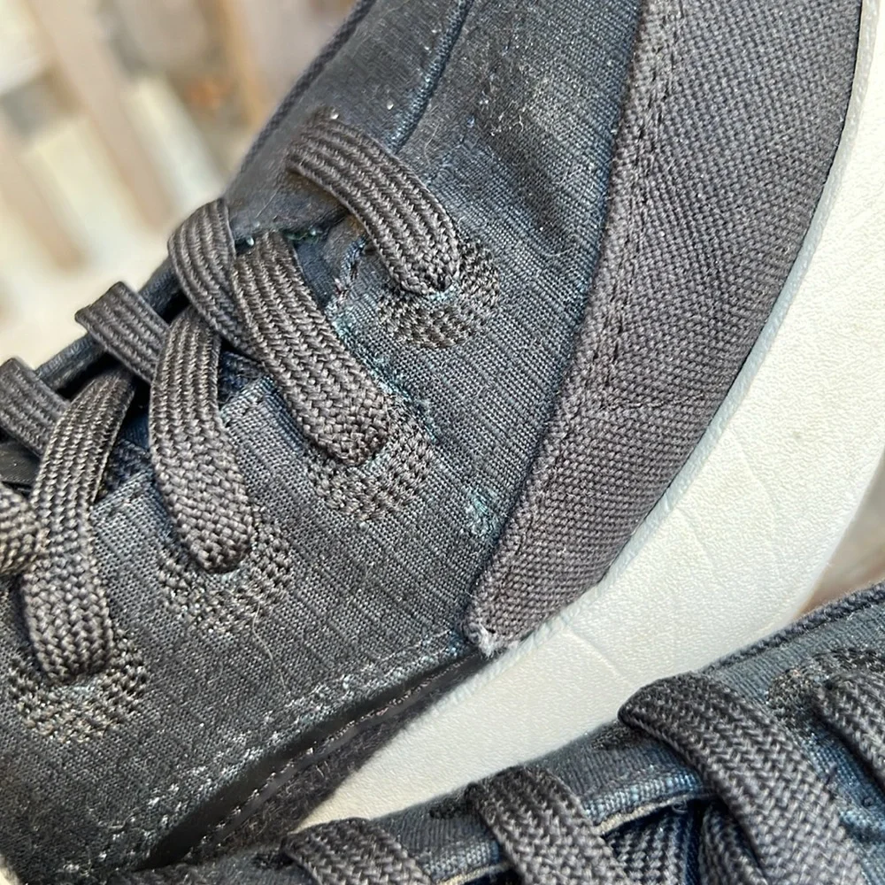 Allbirds Black‎ and White womens Sneakers Risers size 9